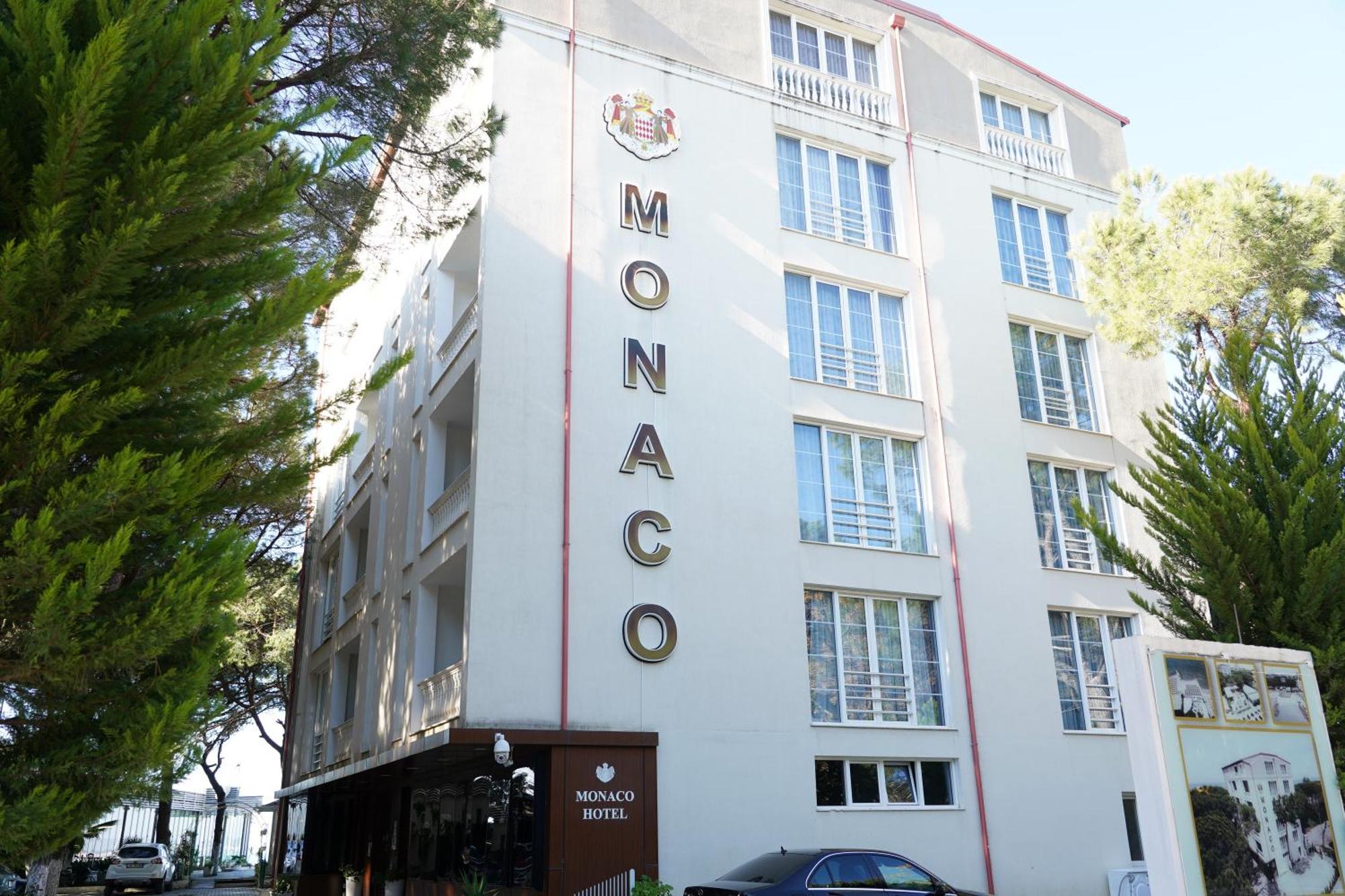 Hotel Monaco & Garden Golem  Eksteriør bilde